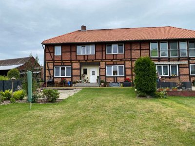 Großzügig geschnittene drei Zimmer Wohnung im Kreis Gifhorn, Wahrenholz
