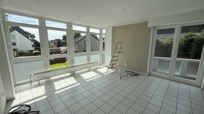 Helle Wohnung mit offener Küche und großem Balkon