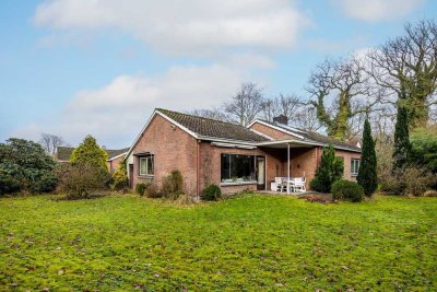 Traumhaftes Grundstück, bebaut mit einem renovierungsbedürftigen Einfamilienhaus!