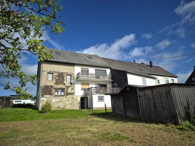 Wohnhaus mit Garten und tollem Blick auf ruhig gelegenem, sonnigem Grundstück!