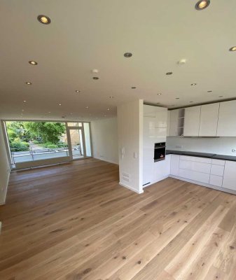 In 2020 kernsanierte, sehr schöne helle 4 1/2 Zimmer Wohnung in Düsseldorf, Mörsenbroich