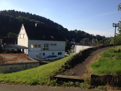 Ansprechende und vollständig renovierte 4-Zimmer-DG-Wohnung mit gehobener Innenausstattung in Eitorf