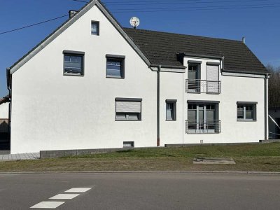 Modernes Wohnhaus mit 2 WE;  direkt am Waldrand gelegen; provisionsfrei; verfügbar ab Ende 2026