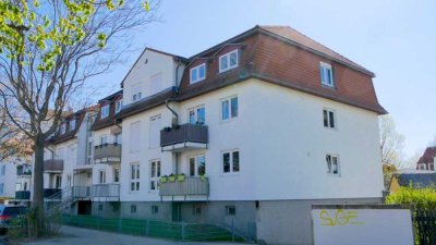 Helle, gut geschnittene 3 Raum Wohnung mit zwei Balkonen