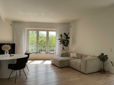 Loftartige, lichtdurchflutete und zentrale Wohnung
