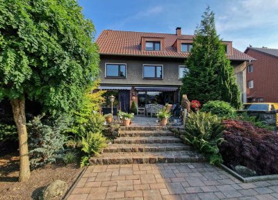 Investieren, Wohnen, Wohlfühlen - Modernisiertes Mehrfamilienhaus mit Traumgarten in Röllinghausen