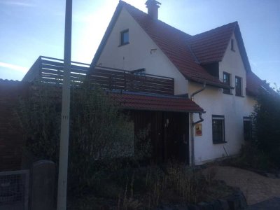 3 Zimmer mit Einbauküche (Kochinsel) und Kaminzimmer !