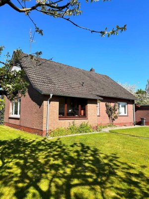 Solides Einfamilienhaus in Zetel-Neuenburg !
 **** Perfekt für Ruheständler oder die kleine Familie