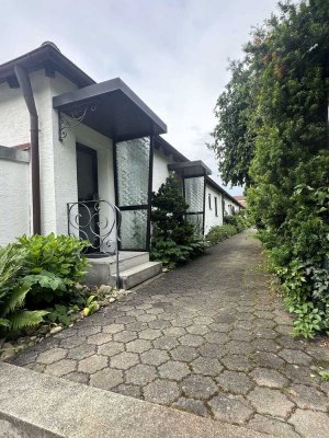 Schönes, Zentrales Bungalow mit zwei separaten Eingängen zu Verkaufen