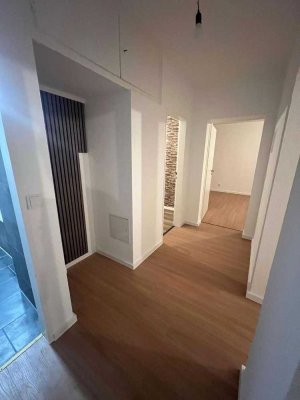 Kernsanierte Kapitalanlageimmobilie 3-4-Zimmerwohnung mit Weitblick in Kronberg