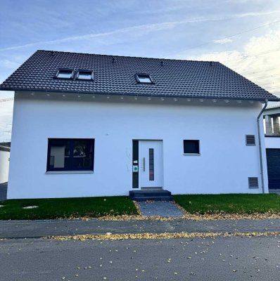 Großzügiges Einfamilienhaus zum Wohlfühlen in Südlage - Neubau