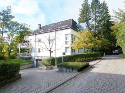 Repräsentative 4-Zimmer-Wohnung, 1. OG, mit gr. Balkon und EBK in Königstein