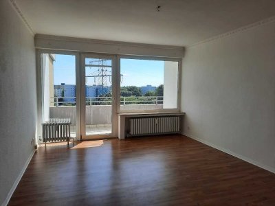 Frisch renovierte 2-Zimmer-Wohnung mit herrlicher Aussicht in der Weststadt!