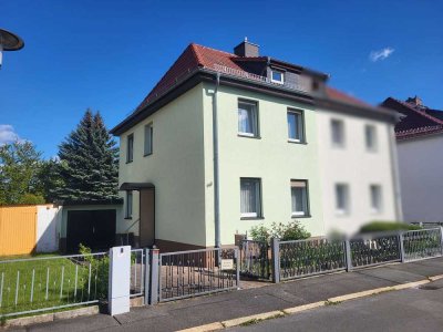 Kompakte Doppelhaushälfte mit 4 Zimmern zzgl. Arbeitszimmer, Garten & Garage - im Weimarer Norden