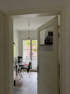Wohnen mit Charakter: 2,5-Zimmer-Wohnung in Winterhude