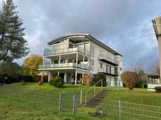 Schöne, zentrumsnahe 4-Zimmer Wohnung mit Seeblick