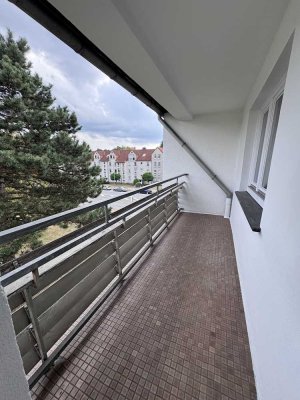 **sanierte 3 Zimmer Wohnung mit Balkon**
