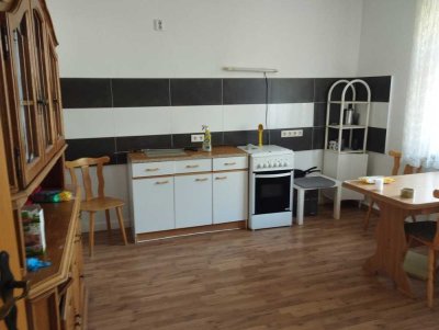 Attraktive 2-Zimmer-Wohnung – vollmöbliert, Küchenzeile & Gartenmitbenutzung inklusive
