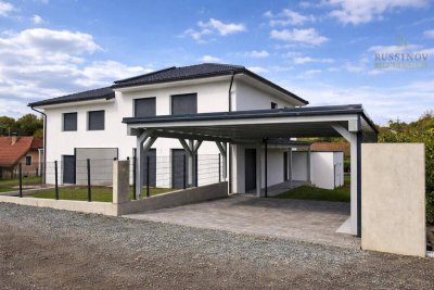 Neubau Erstbezug! Gehobene Baumeisterqualität mit Terrasse &amp; Doppelcarport in Maria Saal