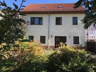 Ein-/Zweifamilienhaus in mitten der Stadt mit großem Garten und ruhig