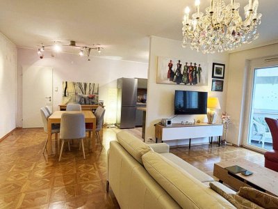 Niedrigenergiehaus: familienfreundliche 4-Zimmer Wohnung mit geschlossener Loggia, neuer Küche und KFZ-Stellplatz. Schnell entscheiden - bald einziehen!