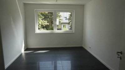 Helle 3-Raum Wohnung im EG mit Balkon ab sofort verfügbar