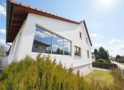 Ihr Traumhaus in Gloggnitz: Gepflegtes Einfamilienhaus mit Loggia und Garage!