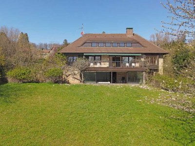 Wunderschöne Villa mit ca. 2.352 m² Traumgrundstück, Schwimmhalle in bester Lage von S-Frauenkopf