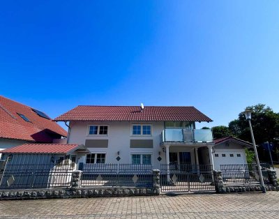 EFH (massiv) Wintergarten*Balkone*Terrasse*Außenstpl.*Eisenzaun(geschmiedet)Naturstein