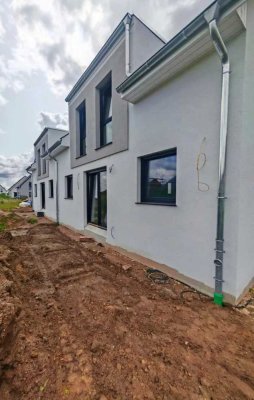 Moderne Doppelhaushälfte mit 5 Zimmern & Garten-Ideal für Familien