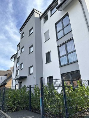 Schöne 3 Zimmerwohnung mit großer Süd-Terrasse und Garten