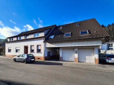 KL - Hohenecken - 3 Parteienhaus + Sanierungsobjekt - 1.295qm Grundstück / Bauplatz, 4 Garagen