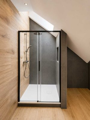 Hochwertig kernsanierte 3-Zimmer-Wohnung mit Designbad und Einbauküche