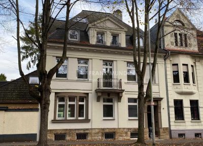 Moderne 3-Zimmerwohnung mit Balkon in historischer Stadtvilla von MG-Wickrath