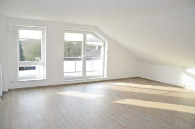 Moderne Dachgeschoss-Wohnung mit großzügiger Raumaufteilung und Südbalkon in Bad Zwischenahn