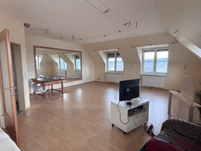 Großzügige Dachgeschosswohnung mit Terrasse ~ Übergabezustand nach Vereinbarung