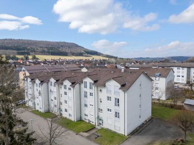 TOP-gepflegte 3,5-Zimmer Wohnung mit Ausblick, Balkon und Stellplatz