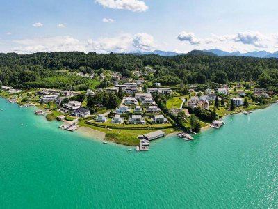 Elegante Gartenresidenz mit unmittelbarem Poolzugang in Velden