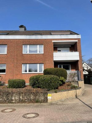 Komplett sanierte 3-Zimmer-EG-Wohnung mit Terrasse und Einbauküche in Bielefeld-Stieghorst