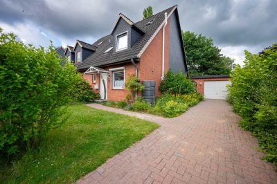 Charmante Doppelhaushälfte mit Garten, Garage & Loft in ruhiger Lage von Pinneberg (Quellental)