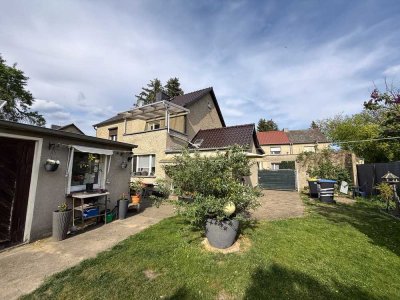 Unter 300.000 €. 100qm Doppelhaushälfte auf über 600 qm. Pool, Nebengelass uvm.