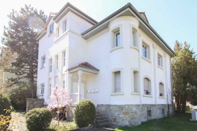 Charmantes Altbau-Investment in Toplage –  Dach-Maisonettewohnung im Herzen von Bad Homburg