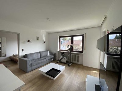 Helle 2-Zimmerwohnung mit Balkon, gute B17 Anbindung