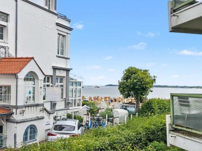 Top-Ferienapartment direkt an der Strandpromenade von Travemünde - Ostseeblick inklusive