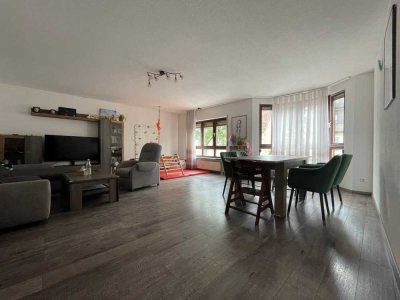 Familien aufgepasst - 4 Zimmer, 2 Balkone und Garage!