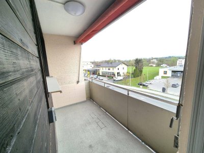 Schöne 3-Zimmer Wohnung mit Süd-West Loggia