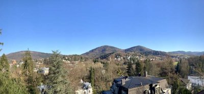 Luxuriöse Penthouse-Wohnung in exzellenter Lage und mit Panorama-Aussicht