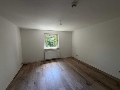 Helle 2-Zimmer-Wohnung mit modernem Bodenbelag in Salzgitter-Bad