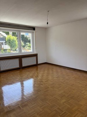 Schöne 2,5-Zimmer-Wohnung mit Einbauküche in Bad Kissingen