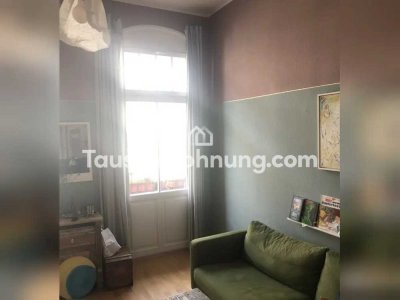 Tauschwohnung: Schöne sanierte Altbauwohnung mit zwei Balkonen